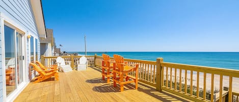 Front Deck - Right on the beach!