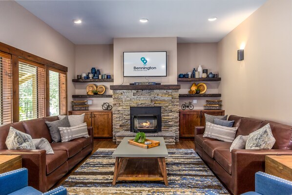 Living Room w/Gas Fireplace