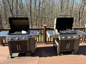Weber barbeque with griddle