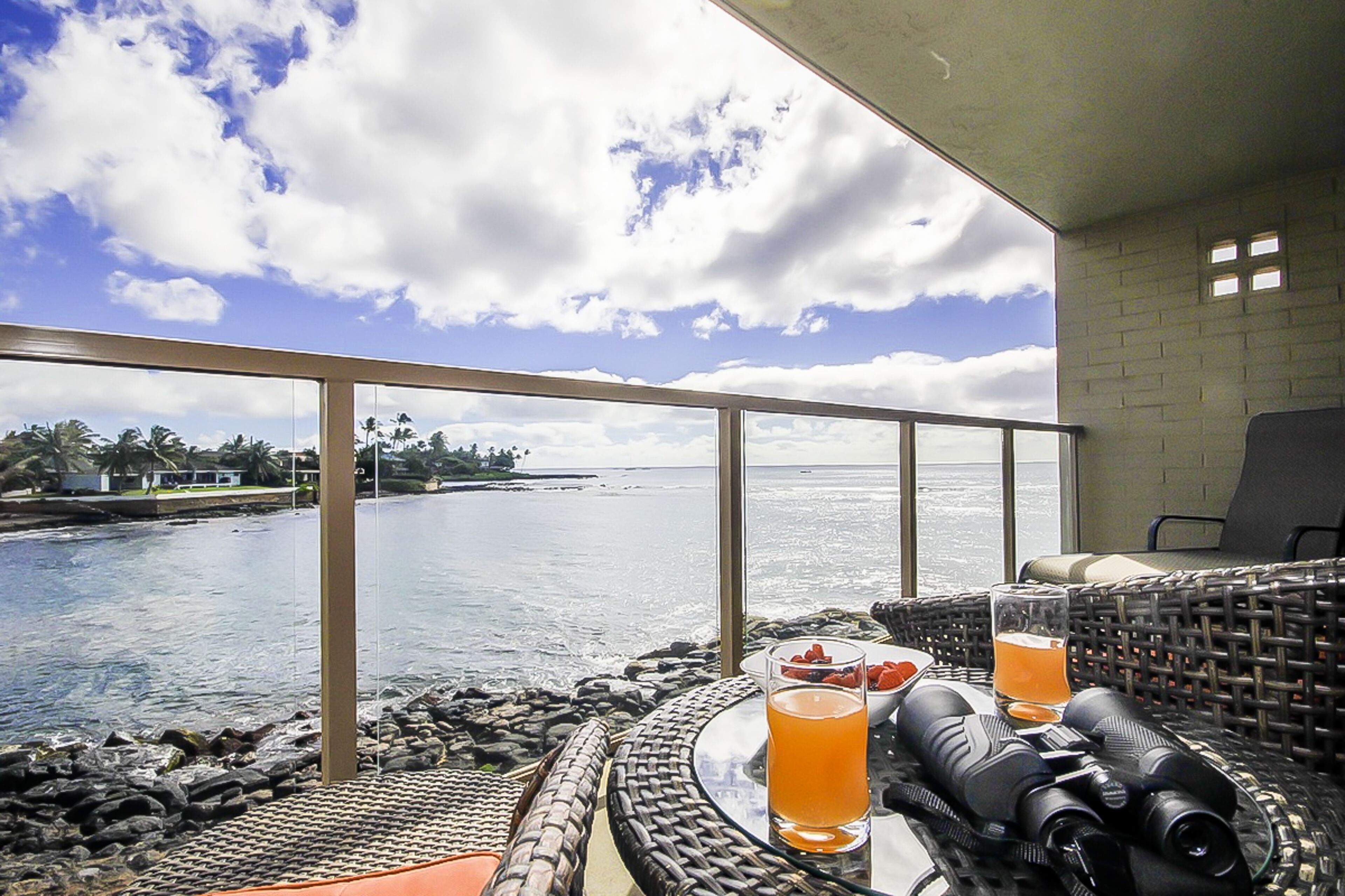 Beachfront Condo w/Partial A/C, Lanai, Ocean Views, Free