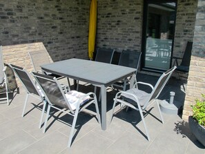 Mesa, Mueble, Edificio, Silla, Mesa Al Aire Libre, Mueble Para Exteriores, Sombra, Madera, Planta, Diseño De Interiores