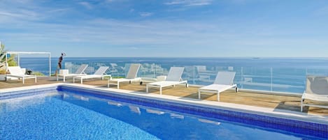 Water, Sky, Cloud, Swimming Pool, Blue, Azure, Building, Outdoor Furniture, Rectangle, House