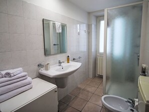 Spiegel, Zapfhahn, Armatur, Sinken, Bad Sink, Eigentum, Badezimmer, Lila, Schwarz, Gebäude