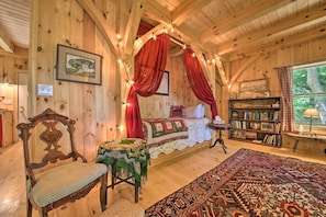 Living Room | Sleeping Nook
