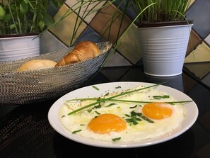 Breakfast meal