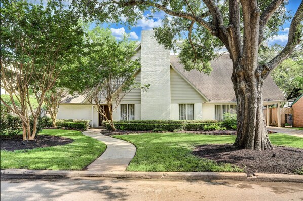 This house has hospital-grade air filters and ceiling fans throughout. 