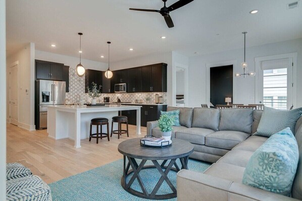 Welcome to The Briar, your new Nashville escape!