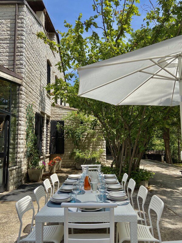 Outdoor dining