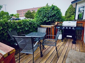 Deck with propane grill & outdoor seating for 4