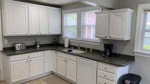 Spacious kitchen to enjoy when not eating downtown.