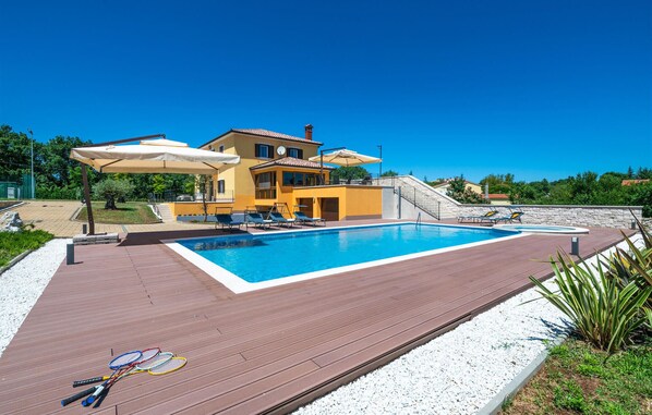 pool