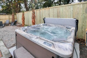 Brand new Hot Tub, fully fenced in backyard