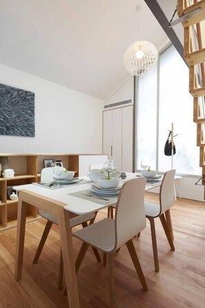 4-seater dining area