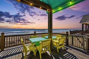 Wake up to the sound of waves and breathtaking panoramic views of the ocean from the upper deck. The perfect spot for morning coffee or evening sunsets.