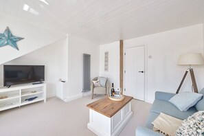 The Nest, Whitby - Host & Stay