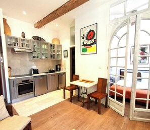 La Maison Verte Sète Impressionnisme salon cuisine chambre clim ventilo wifi