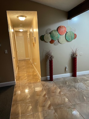 Foyer/Hallway 