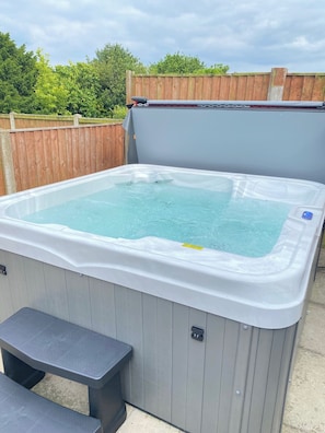 New Hottub installed 24/06/24 