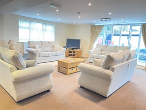 Lounge Tv 
