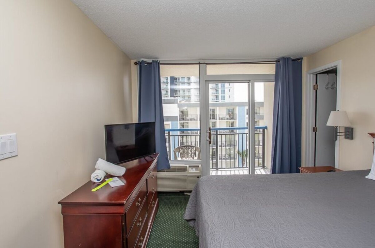 Direct Oceanfront 2 Bedroom 3 Bathrooms Boardwalk Resort Unit 539/540 – Sleeps 10