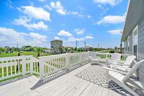 Book today and come relax on the charming porch