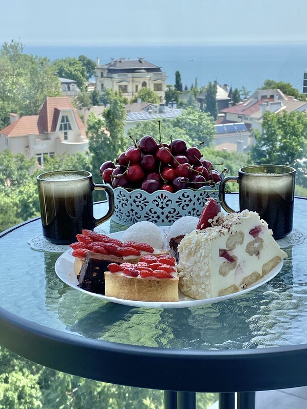 Comida y bebida