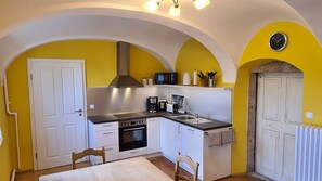 Ferienwohnung (EG) im Landhausgarten-Küche