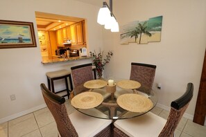 St. Augustine Beach Rentals Dining Room