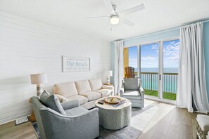 Living Area with Direct Beach and Gulf Views