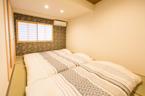 Bedroom 2 (Japanese-style room)