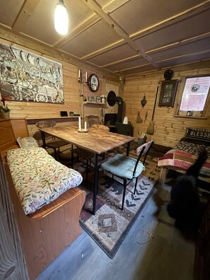 The living & dining area