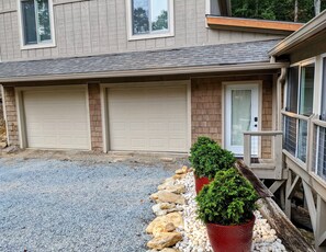 Exterior View of Apartment Entrance
Private Entrance
You can park four cars