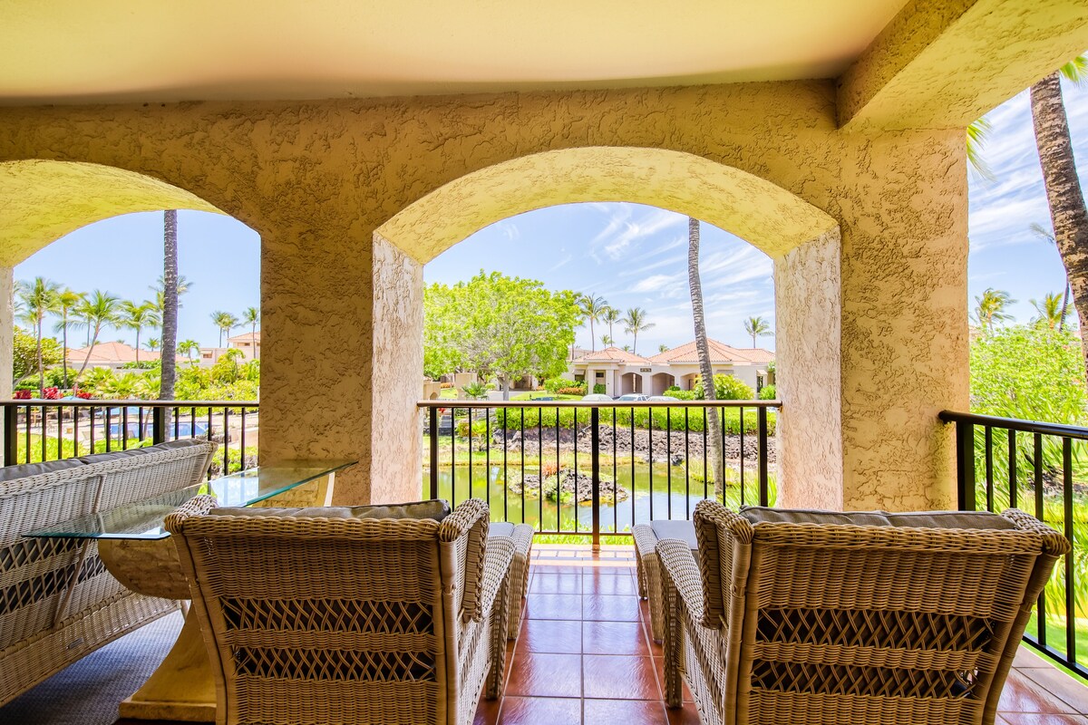 Elegant, second floor condo with lanai, pool and hot tub access, and central AC