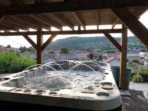 Bain à remous extérieur