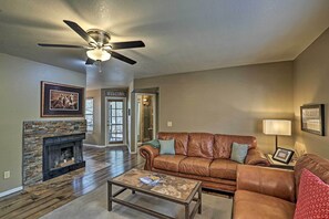 Living Room | Step-Free Access | Pet Friendly w/ Fee