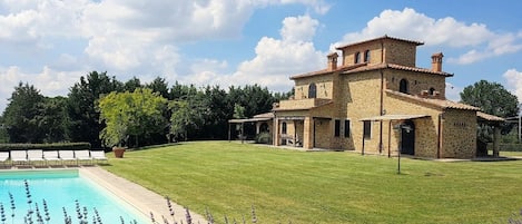 Extérieur maison de vacances [été]