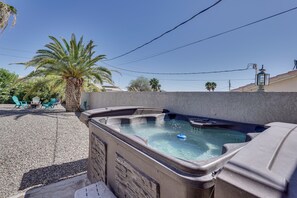 Outdoor Living Area | Pool | Hot Tub | Fire Pit | Gas Grill | Cornhole