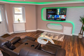 Living Room / Lounge