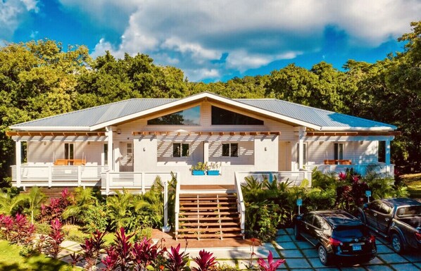 Villas ours is on the right and great neighbors 