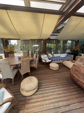 Outdoor dining