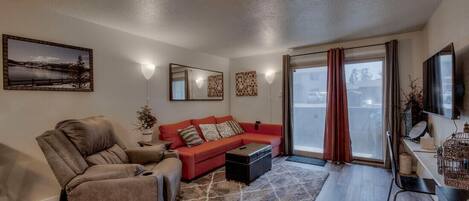 Welcome to Dillon Valley West This property is managed by 5 Diamond Lodging.