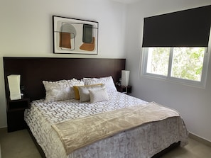 Master suite: king size bed.