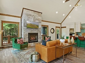EvergreenDreams-LivingRoom2