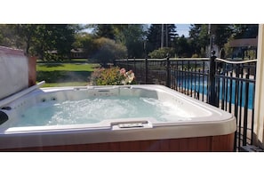 Hot tub open all year!