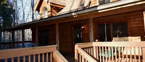 14 Cabin Fever 2 bedroom 2 bath log cabin in Chalet Village in Gatlinburg TN