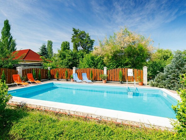 Water, Cloud, Sky, Plant, Property, Swimming Pool, Azure, Tree, Shade, Architecture