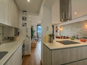 Zapfhahn, Cabinetry, Countertop, Spüle, Eigentum, Sinken, Armatur, Holz, Küche, Herd