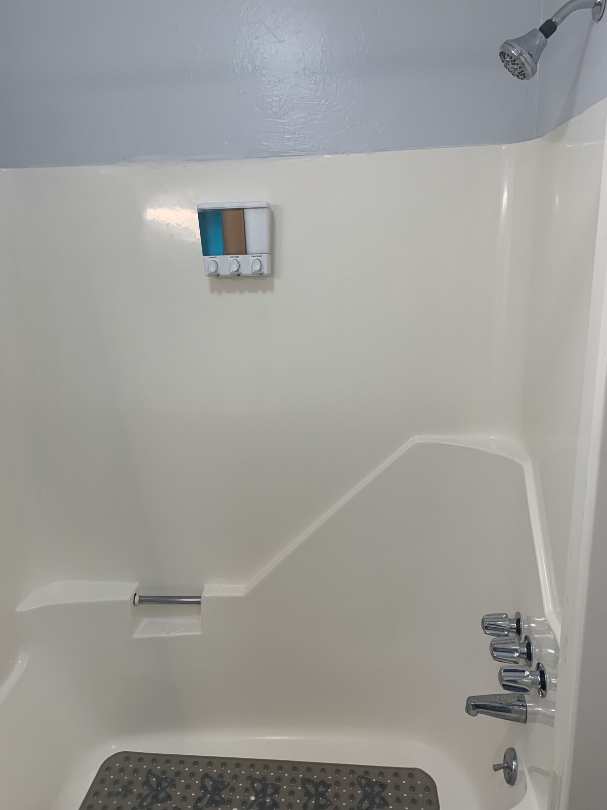 Beech Mountain condo near the resort- Summer & Fall 2024 dates are available.