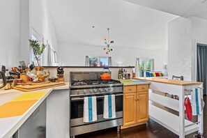 Kitchen area 3