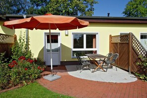 möblierte Terrasse